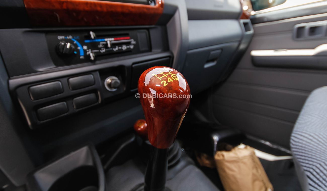 Toyota Land Cruiser Pick Up Double Cab 4.2L Diesel Full option Manual Transmission