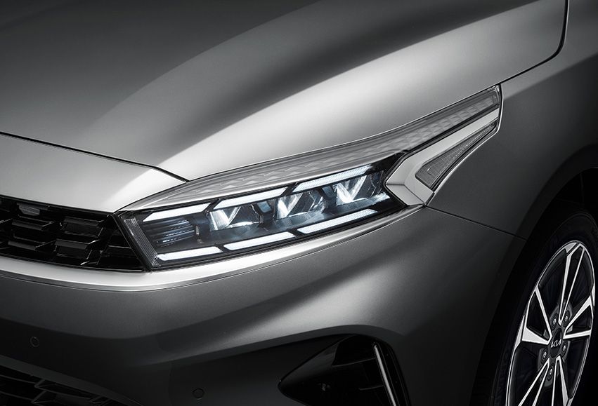 Kia Cerato exterior - Headlight
