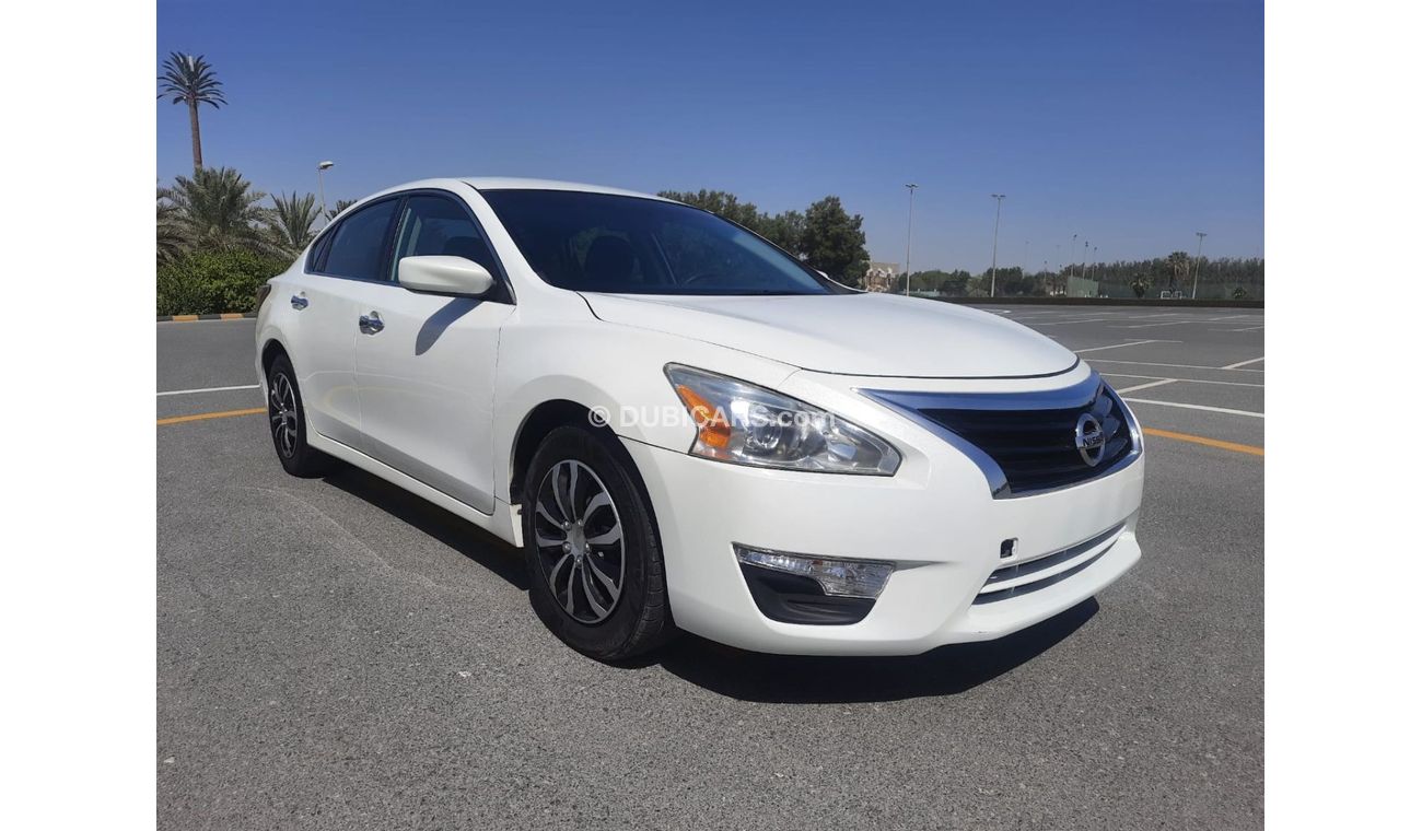 Nissan Altima SV Nissan altima 2015 full automatic accident free