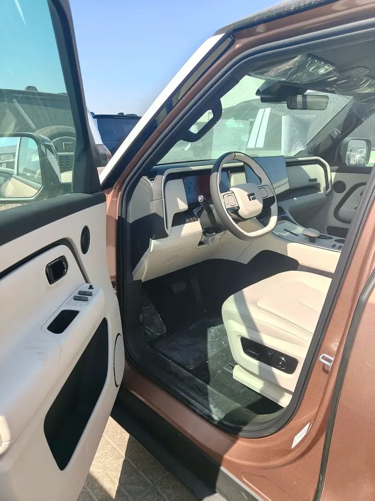 روكس أداماس Admas Luxury Executive Edition – 6-Seater Intelligent SUV