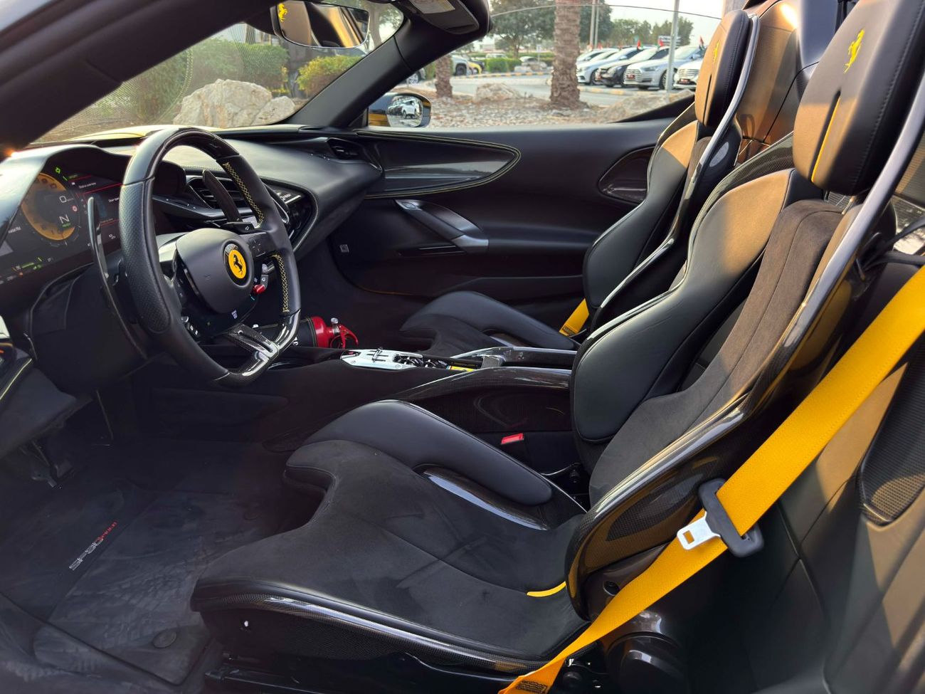 فيراري SF90 سبيدر GCC SPEC NEAT AND CLEAN UNDER WARRAANTY