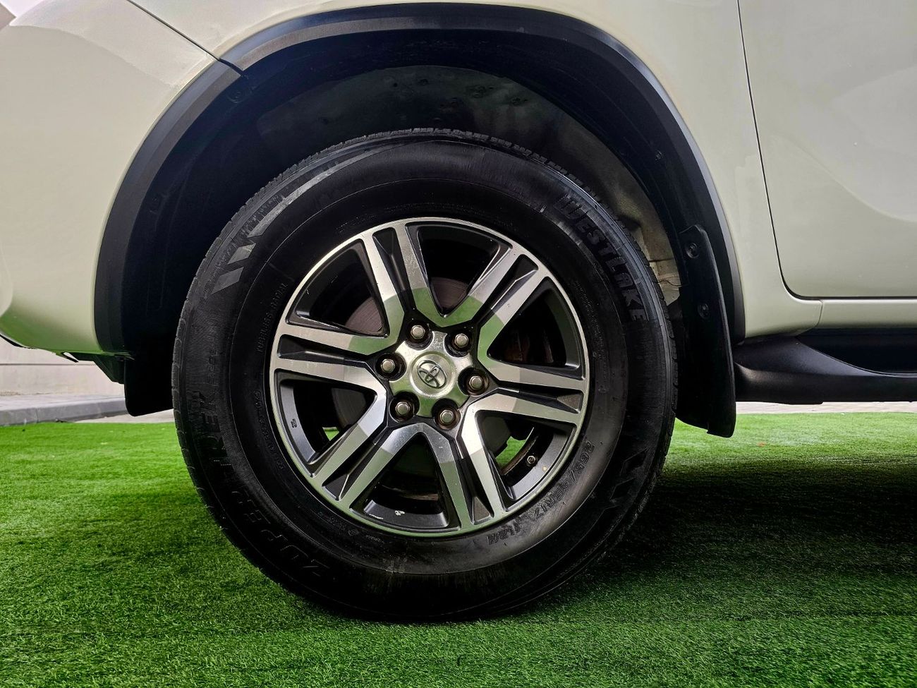 Toyota Fortuner EXR / V4 2.7L/ NEW SHAPE/ LEATHER/ LOW MILEAGE