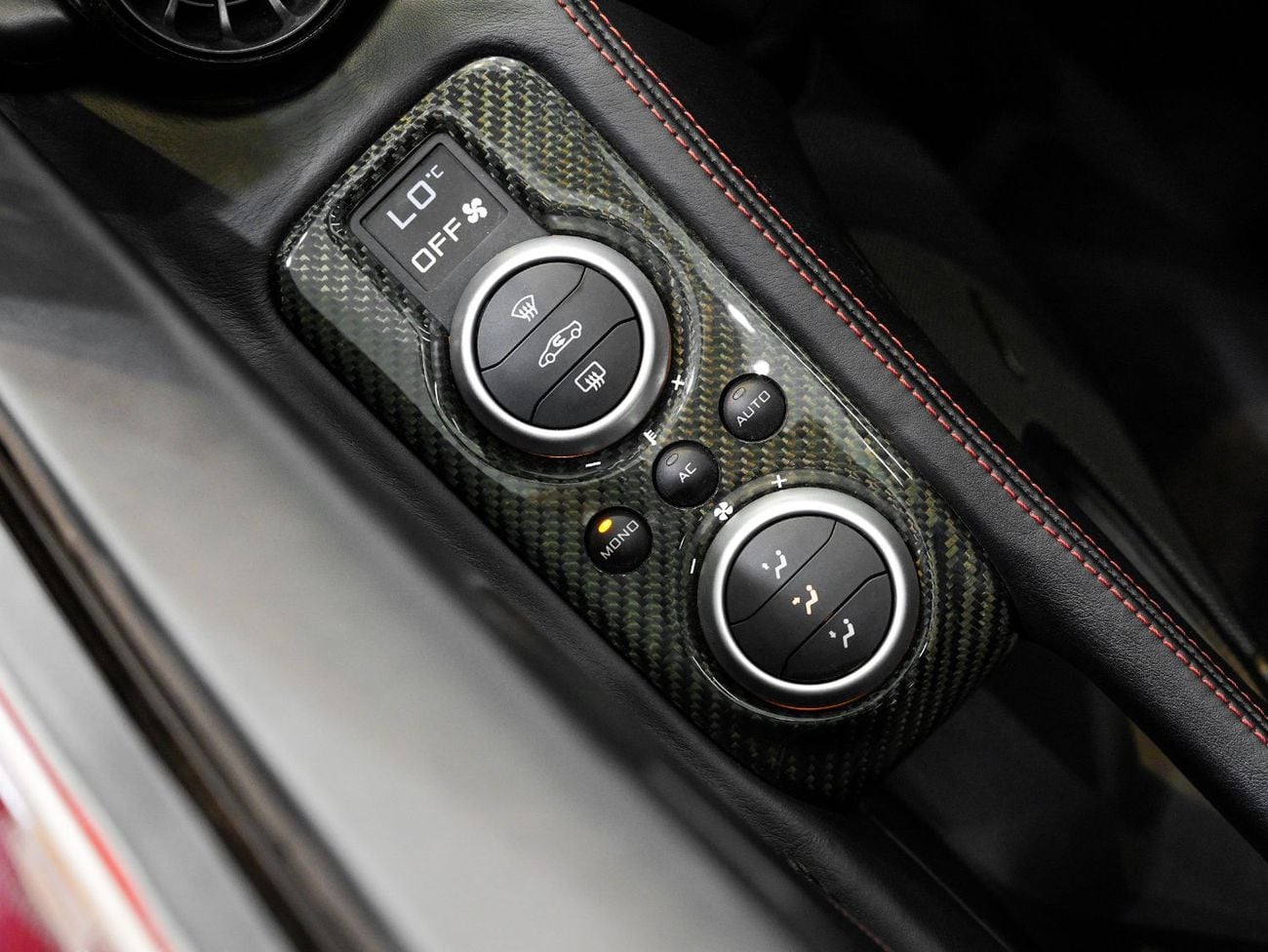 مكلارين 650S سبايدر نظام رفع، حزمة الكربون، نظام صوت ميريديان، مواصفات دول مجلس التعاون الخليجي!!