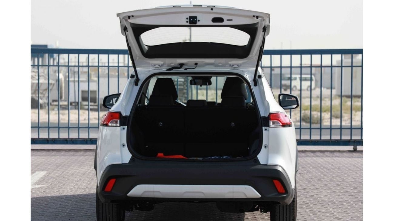 Toyota Corolla Cross 2024 Toyota corolla Cross 2.0 Elite Hybrid - White inside Black | Export Only