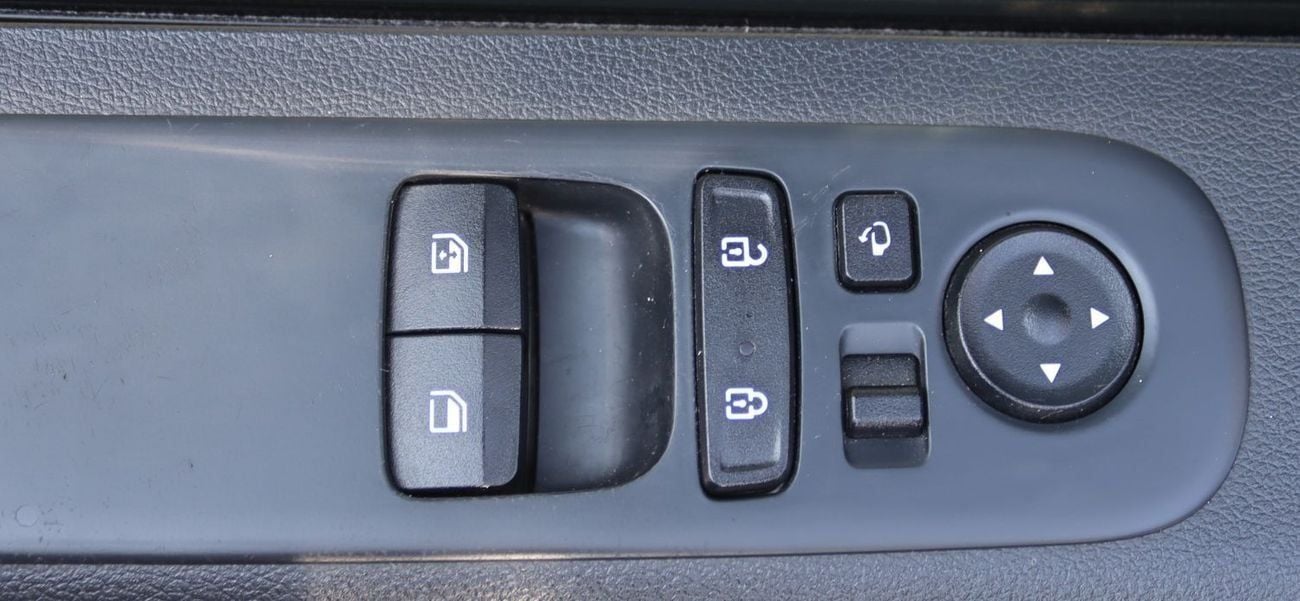 Hyundai Staria 3.5L Comfort (9 Seater) Hyundai Starea - 2023 - GCC - Accident-Free - 3.5L  - 9 Seats - Low Mileage