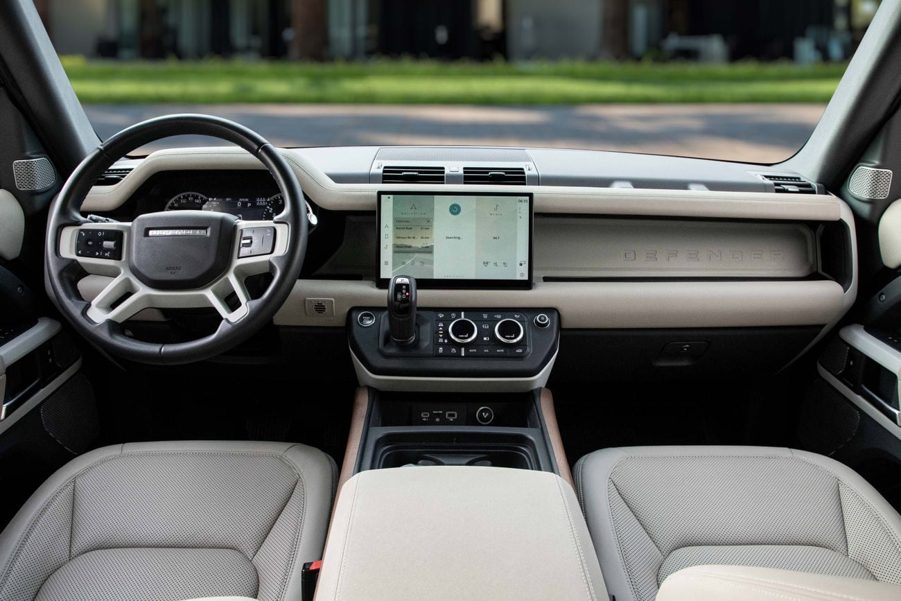 لاند روفر ديفندر Defender 130 SE | 4,700 P.M | 0% Downpayment | LR Warranty +S/Contract!