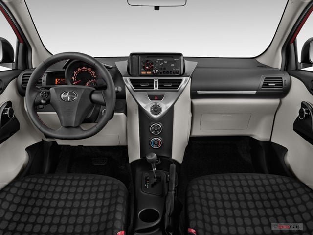 Toyota IQ interior - Cockpit