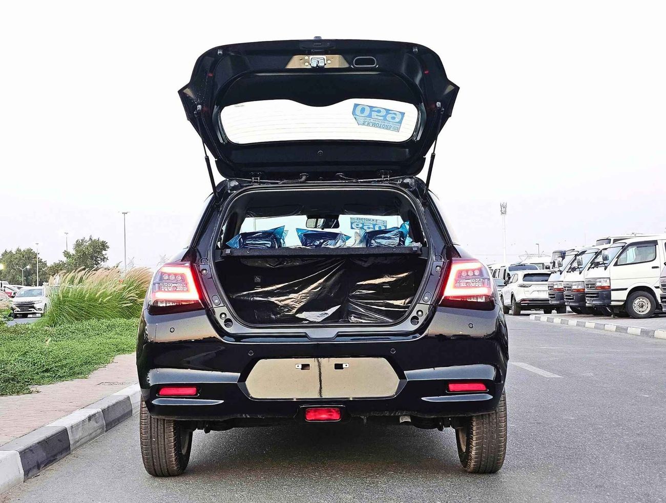 Suzuki Swift GLX, 1.2L / RADAR / GCC SPECS / HIGH OPTION (CODE # GLX)