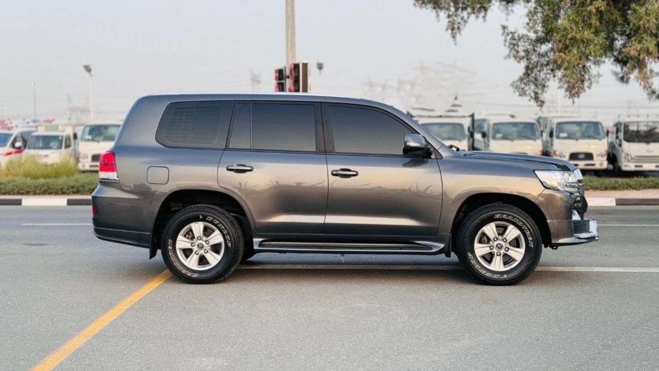 Toyota Land Cruiser PREMIUM CONDITION | 4.0L PETROL | SUNROOF | LHD | 2020 | COOL BOX | REAR VIEW CAMERA