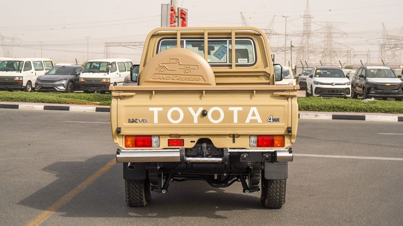 Toyota Land Cruiser Pick Up LC 79 4.0L V6 Single Cabin Auto transmission سلق ونش وفلوك سعودي