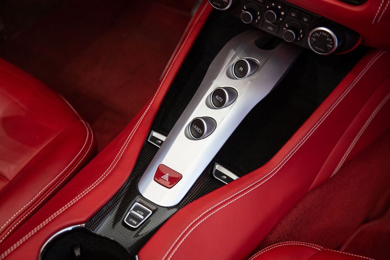 فيراري كاليفورنيا T Std 3.9L (553 HP)