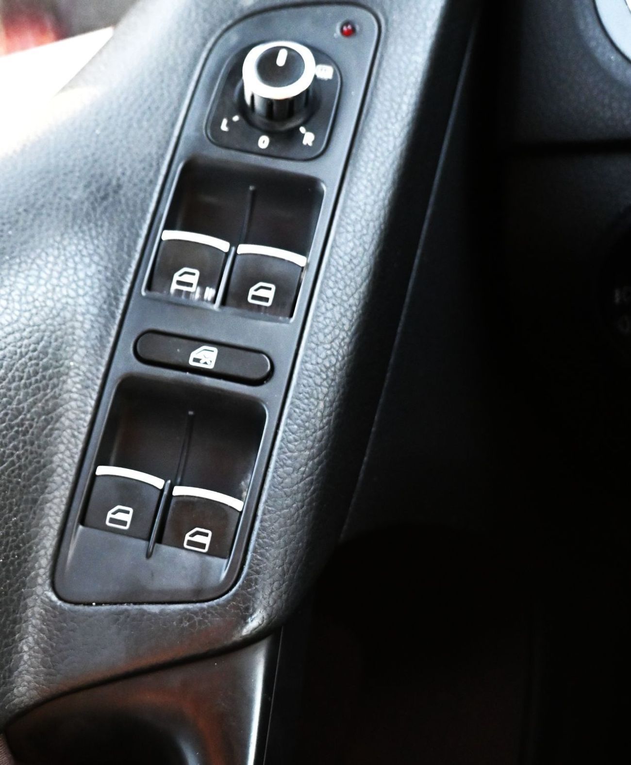 Volkswagen Tiguan VOLKSWAGEN TIGUAN GCC  SE 2.0L IN EXCELLENT CONDITION