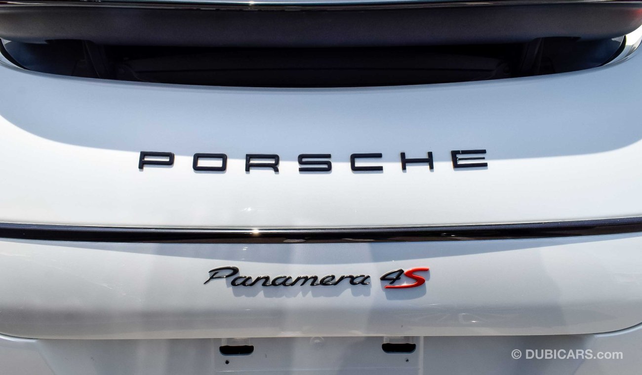 Porsche Panamera 4S