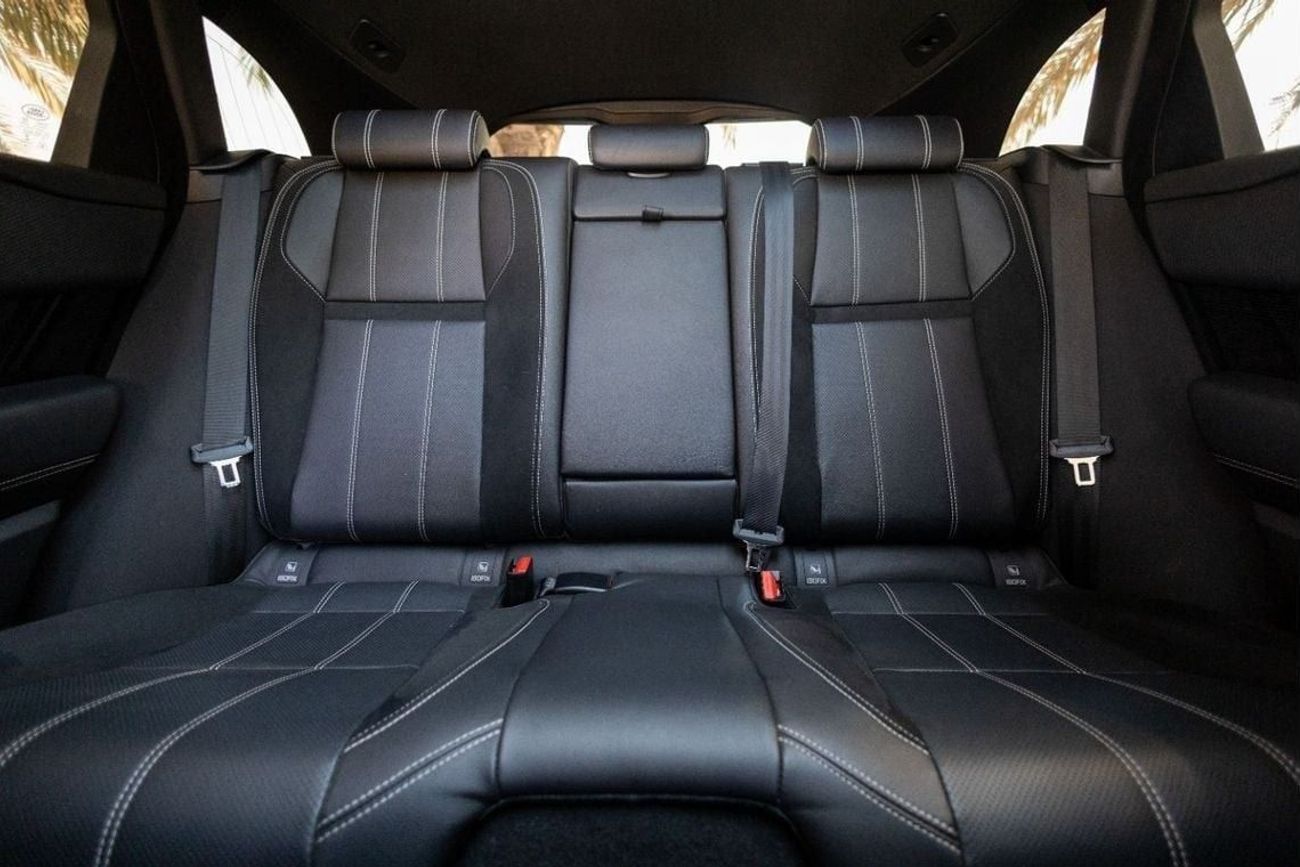 لاند روفر رينج روفر فيلار P250 R-Dynamic SE 2.0L Range Rover Velar P250 R-Dynamic SE 2019 GCC under Warranty with Flexible Dow