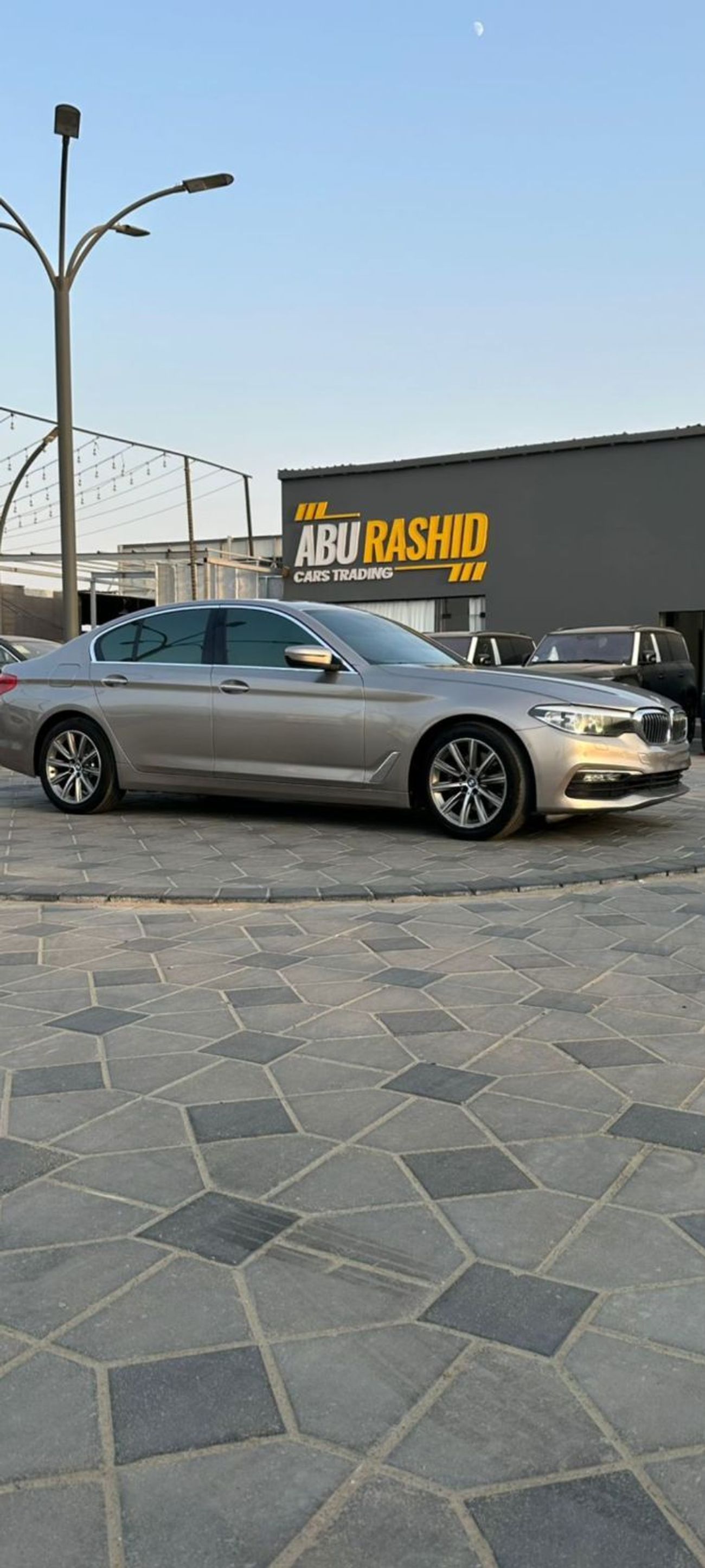 بي أم دبليو 520i