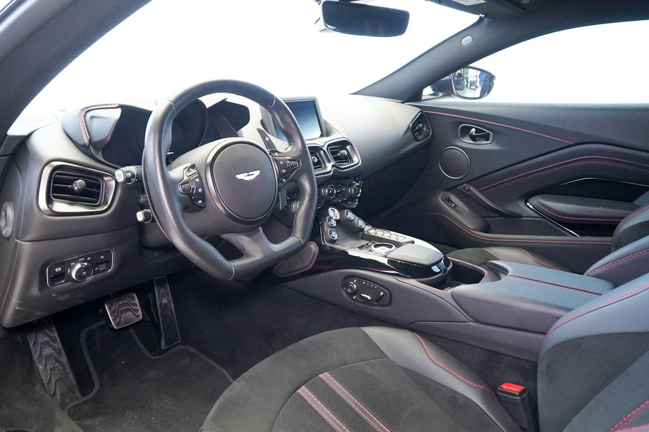 Aston Martin V12 Vantage