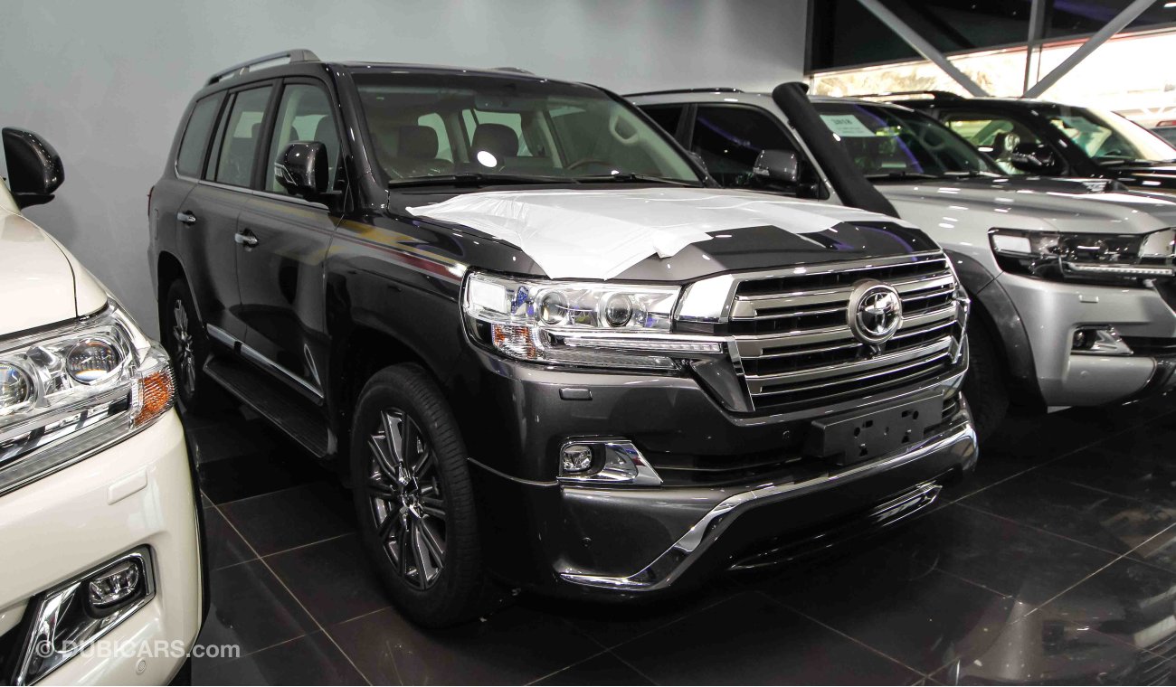 Toyota Land Cruiser GXR V8