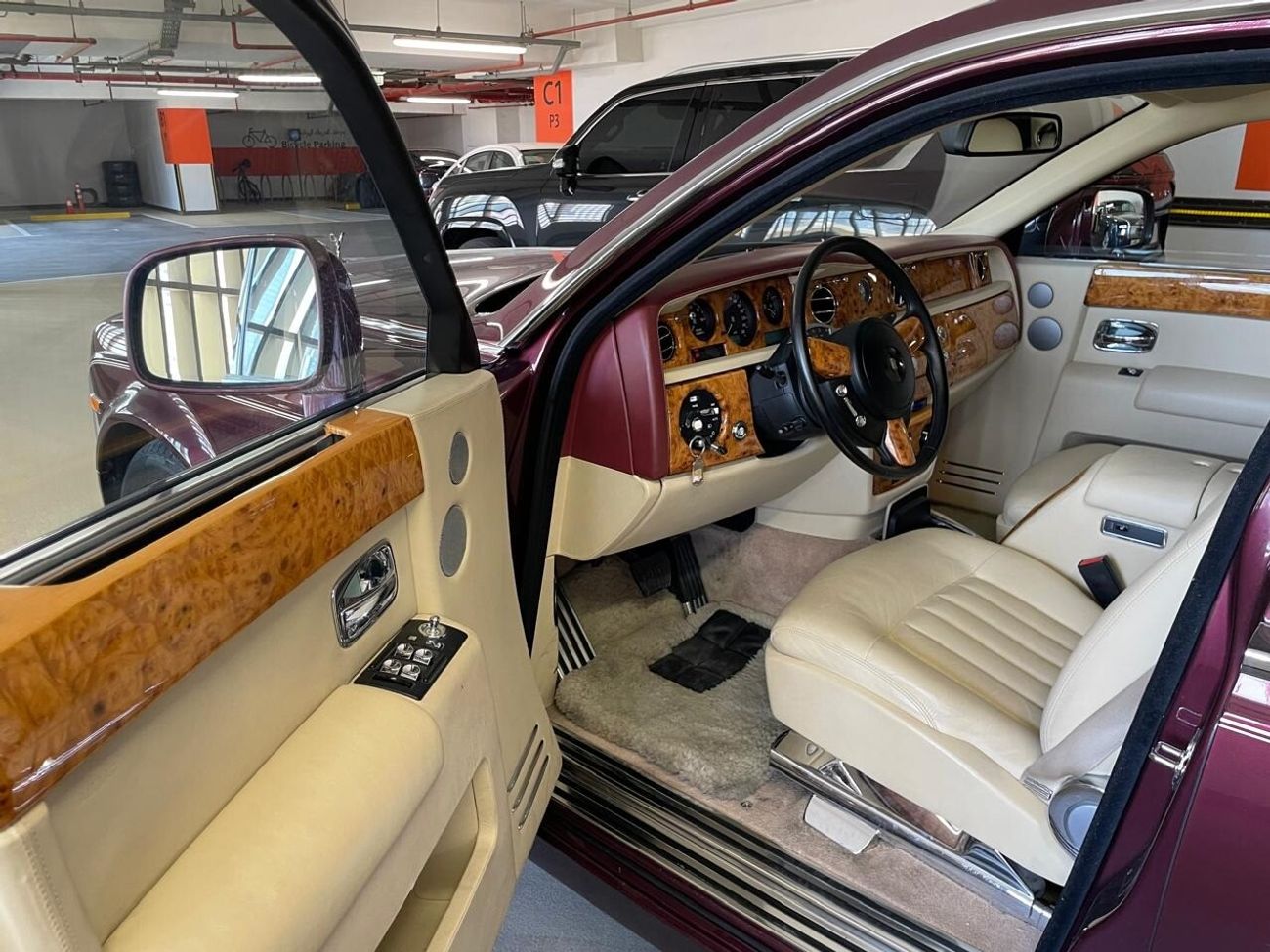 رولز رويس فانتوم Phantom Sedan 4-Door