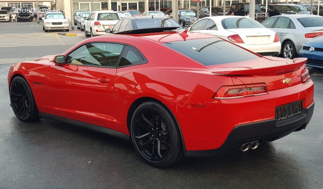 Chevrolet Camaro model 2015 GCC car prefect condition full service full option low mileage