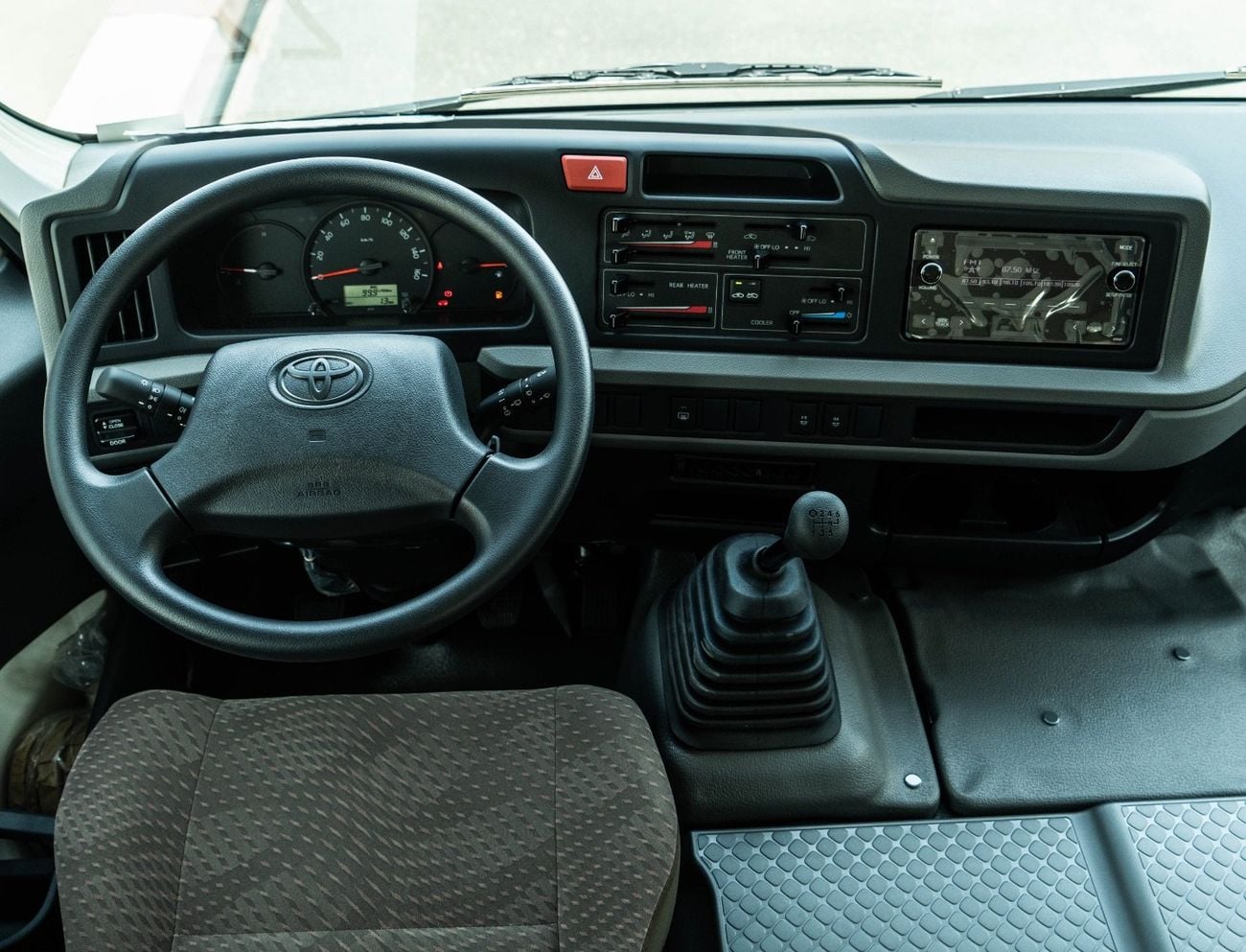 تويوتا كوستر 4.0L | V6 | Petrol | 2025