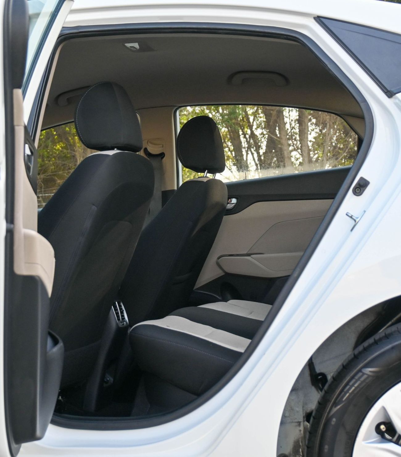 Hyundai Accent GLS 1.6L (123 HP) Hyundai Accent 1.6L 2021 GCC Original Paint & accident-free Excellent Condition 70