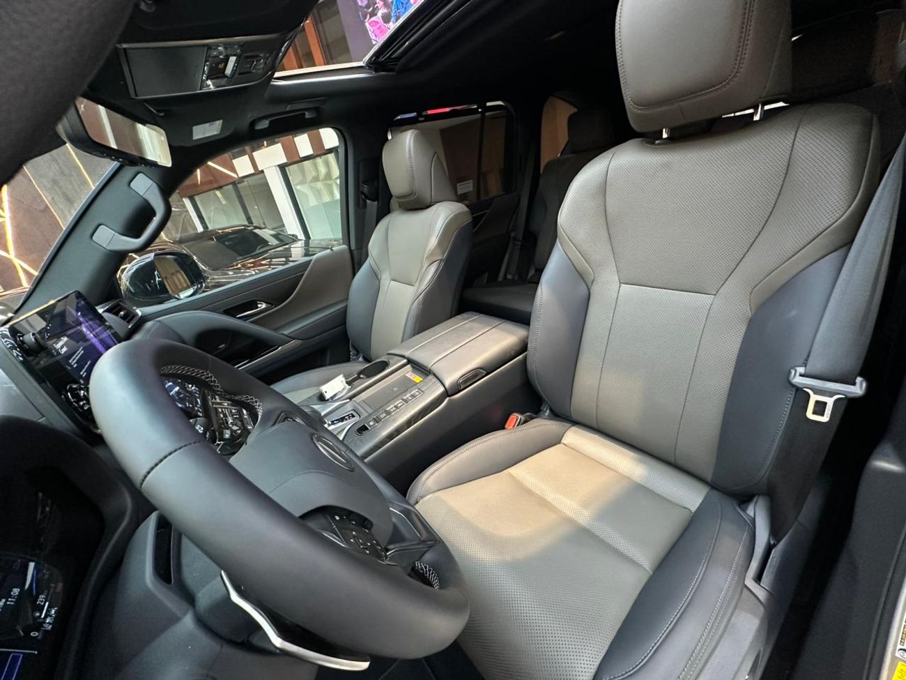 لكزس LX 700h Brand New LX700h Overtrail In Stock