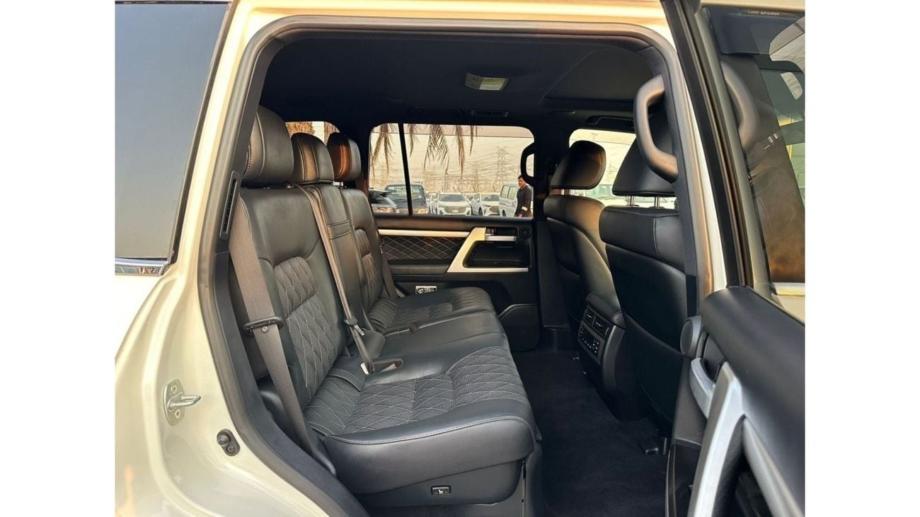 تويوتا لاند كروزر -