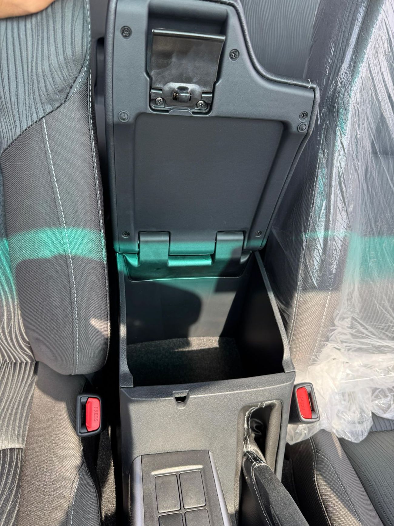 تويوتا فورتونر FORTUNER 2.7L PETROL V4 | AUTOMATIC | 0 KM | 03 YEARS WARRANTY