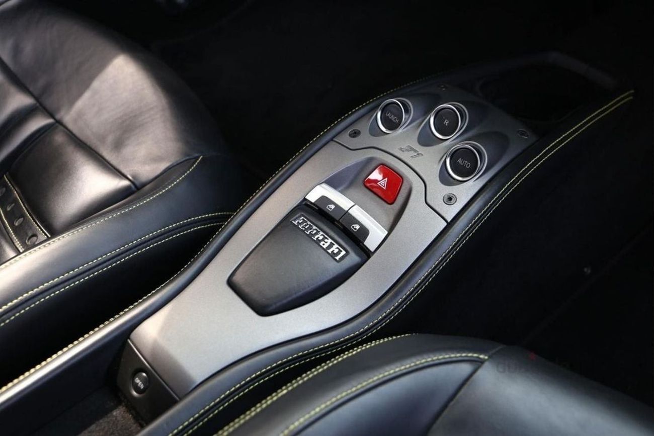 فيراري 458 Std 4.5L GCC SPEC NEAT AND CLEAN