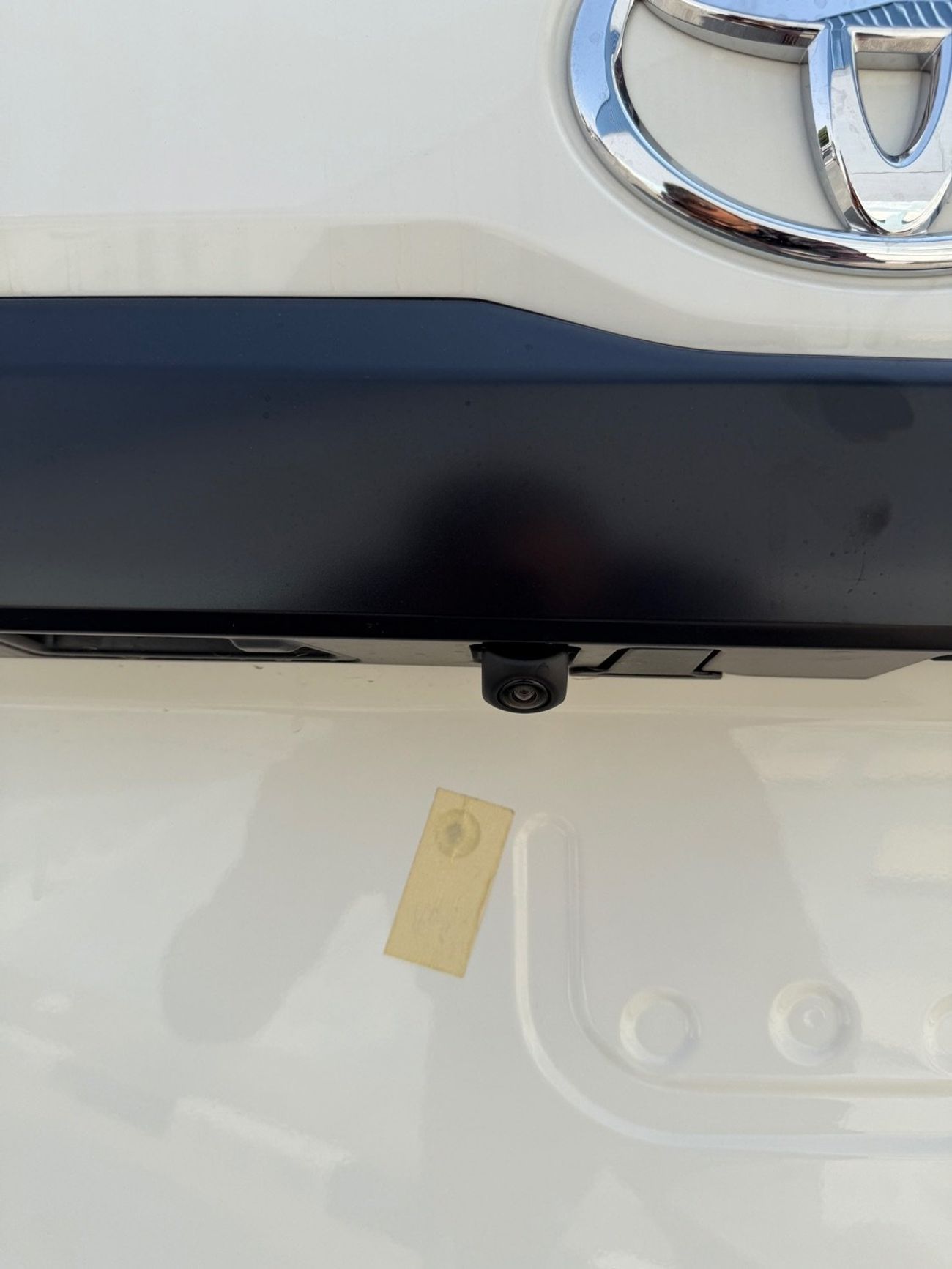 Toyota Hiace GL TOYOTA HIACE 6 SEATER GLASS VAN