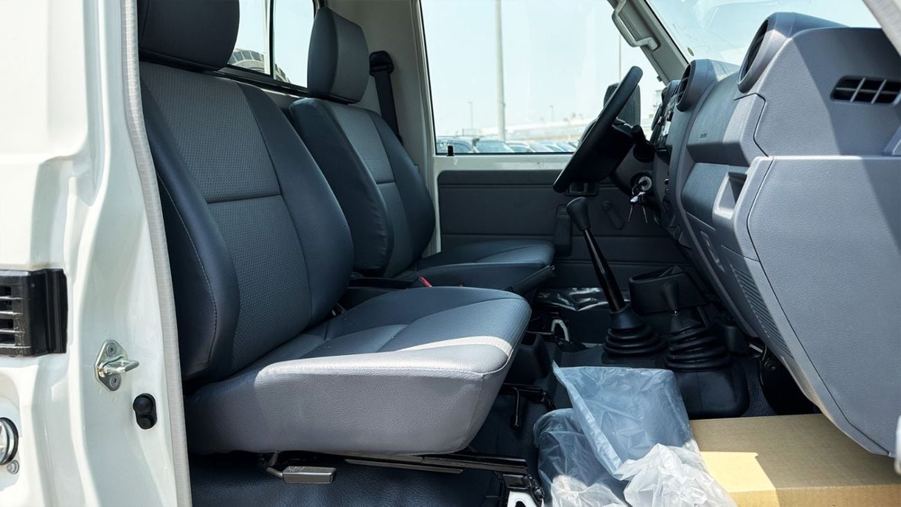 تويوتا لاند كروزر بيك آب TOYOTA LC79 SC 4.0 MT 2025 basic options