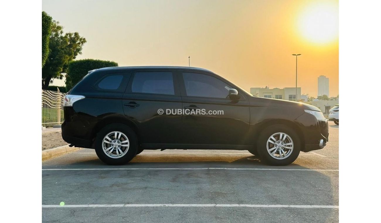 Mitsubishi Outlander 710 PM || OUTLANDER GLS  2.4L V4 4WD || 0%DP || GCC || PRISTINE CONDITION