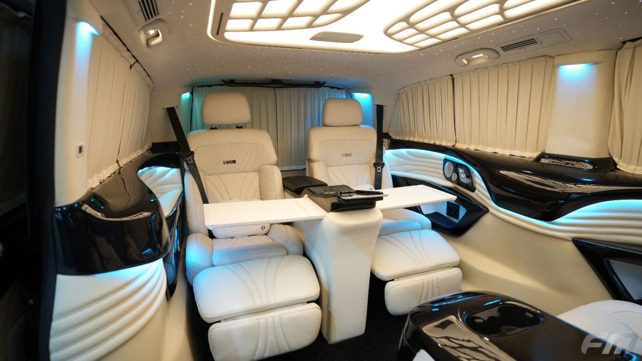مرسيدس بنز V 300 Mercedes‑Benz V300 VIP Business Van –  Full Luxury Option | Brand New | GCC |2025