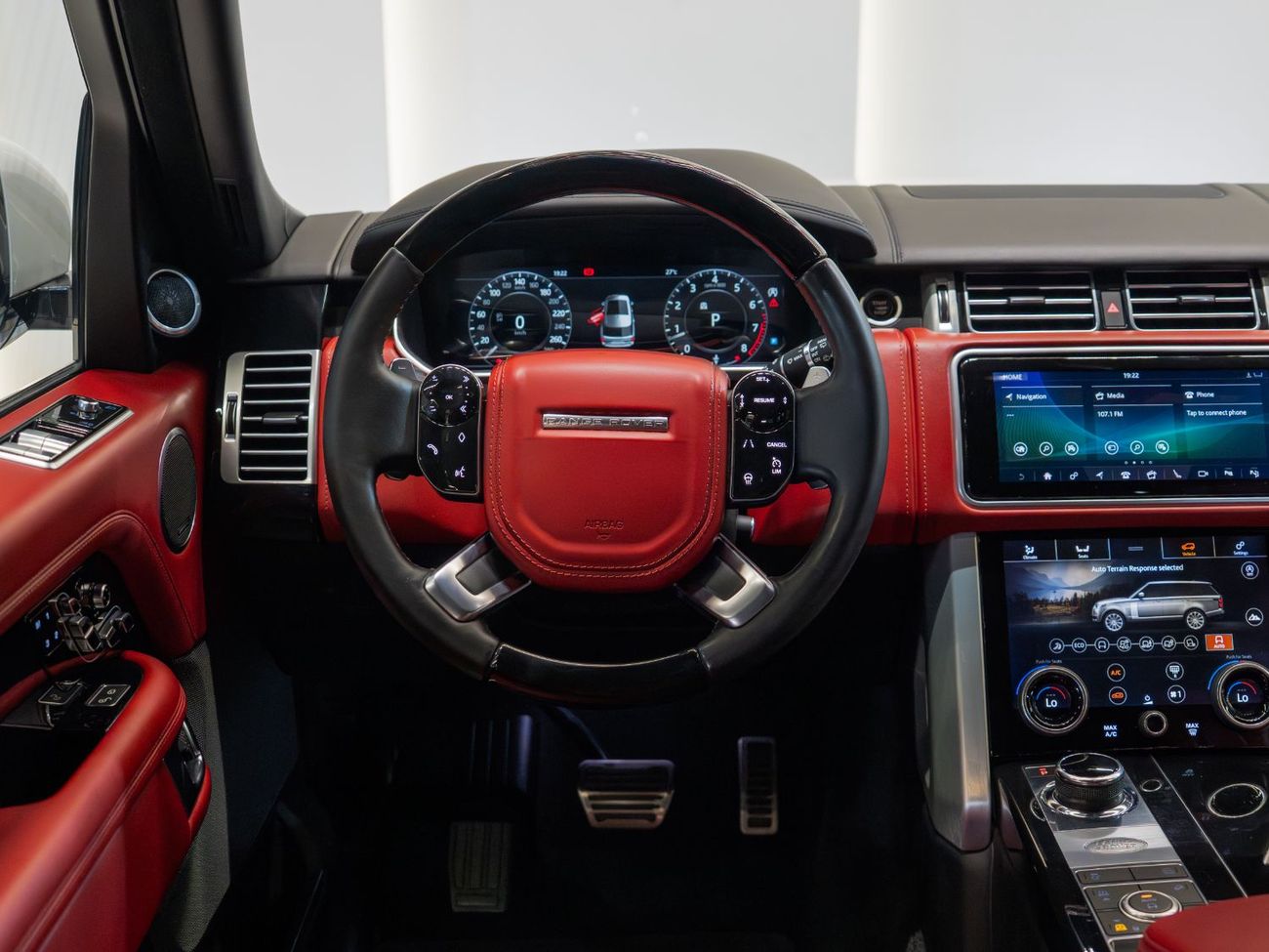 لاند روفر رينج روفر - 2020 | AUTOBIOGRAPHY | GCC | LONG WHEEL BASE | FULL OPTION | PERFECT CONDITION