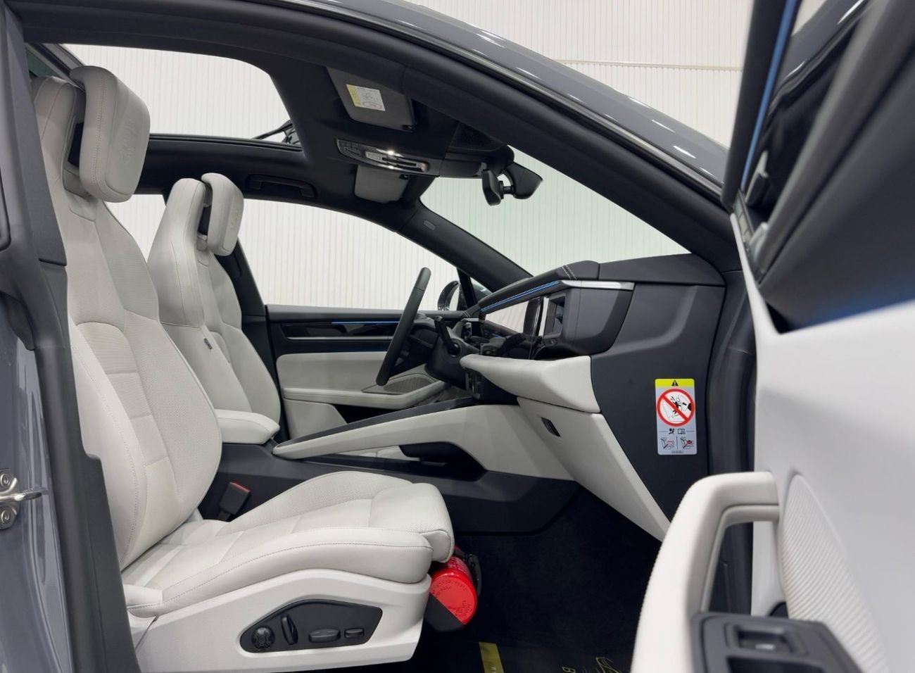 بورش ماكان Base Electric 2025 Porsche Macan EV, Feb 2027 Porsche Warranty, Sport Chrono Package, Full Options,