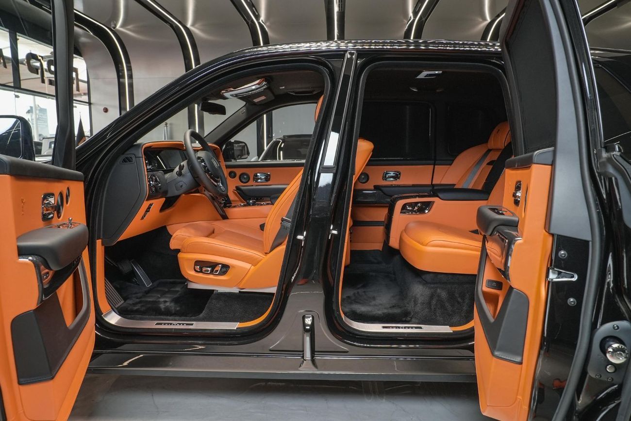 Rolls-Royce Cullinan ROLLS ROYCE CULLINAN BLACK BADGE 2025