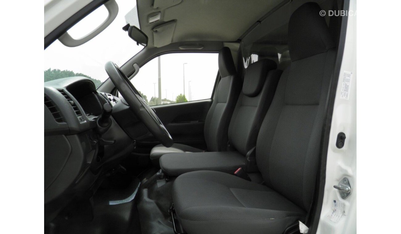 Toyota Hiace 2015 van ref #305