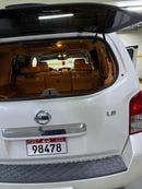 Nissan Pathfinder LE
