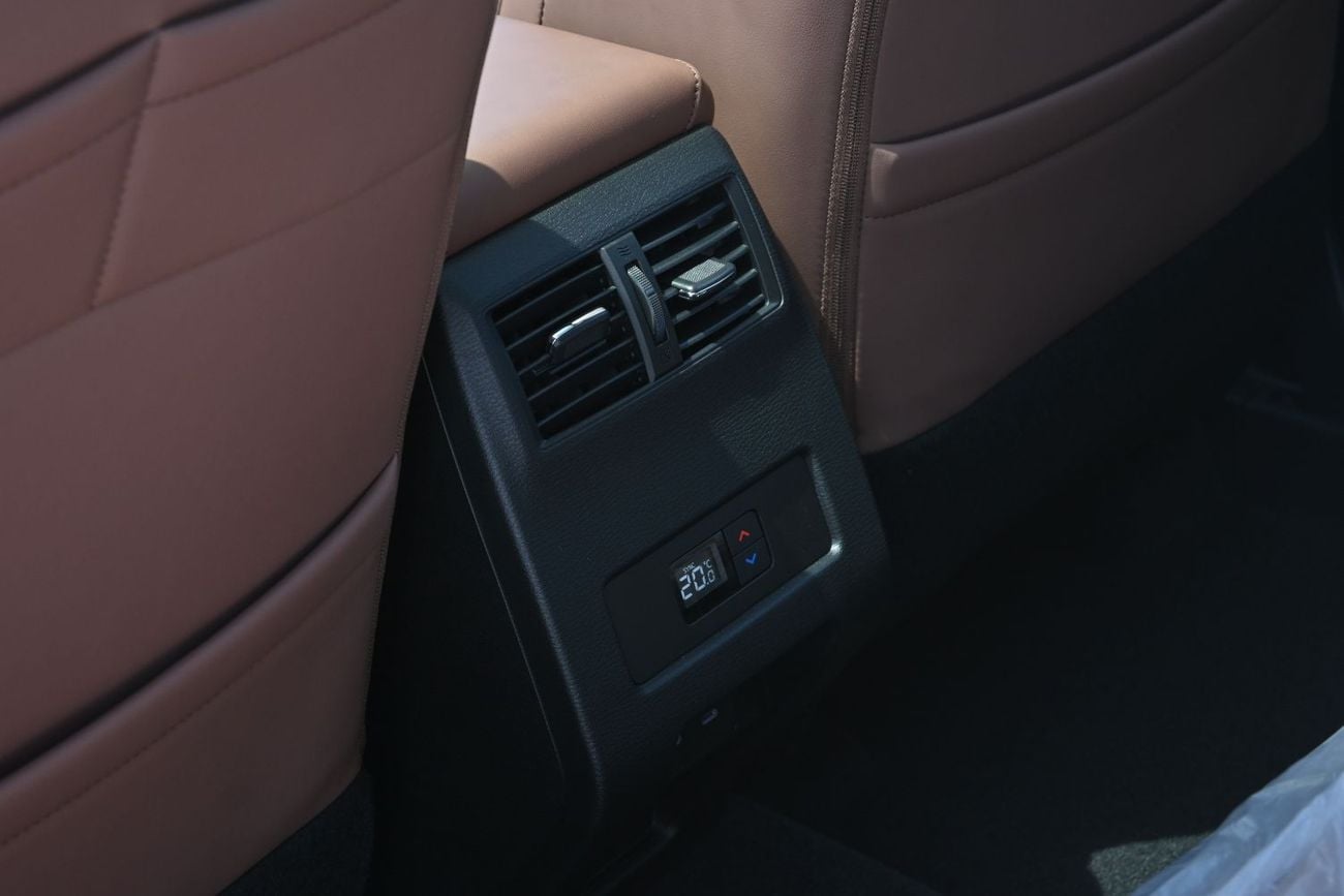 ميتسوبيشي آوتلاندر Mitsubishi Outlander P-Line, 2.5L Petrol 4WD, Model 2026, Color Black