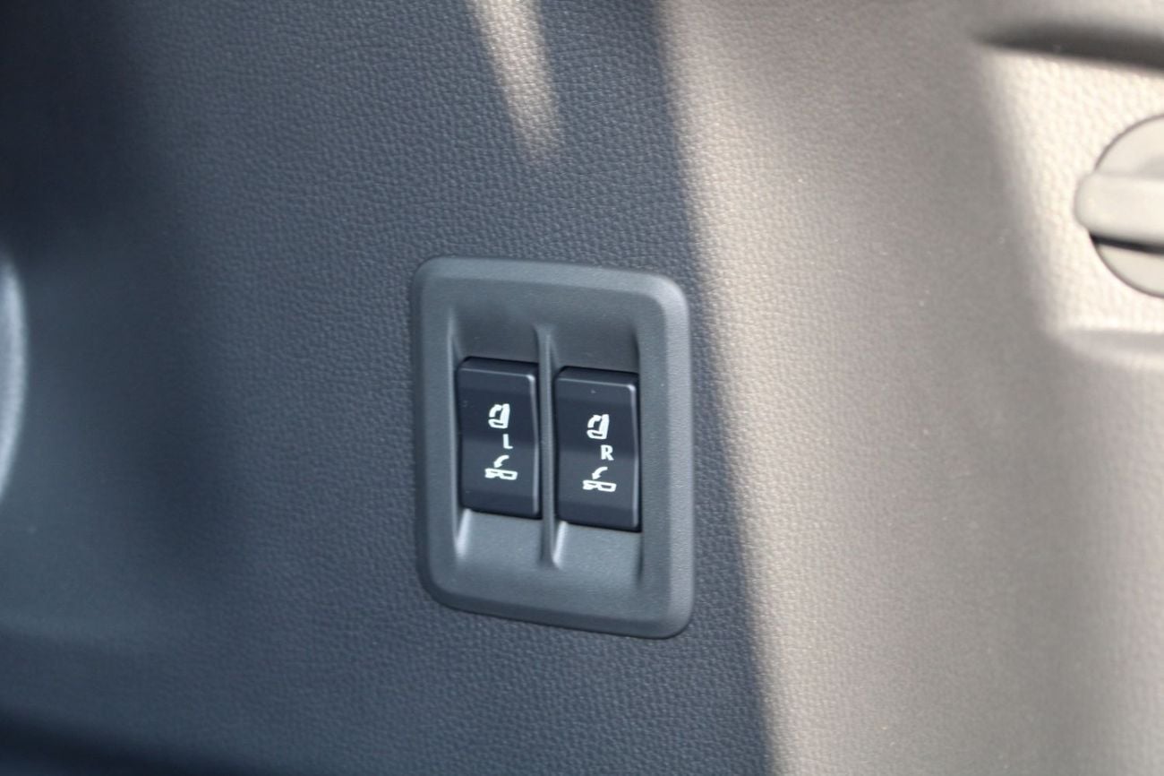 Toyota Prado OYOTA PRADO 250 2.4L PETROL 4WD LUXURY AUTO TOYOTA PRADO 250 2.4L PETROL 4WD AUTO