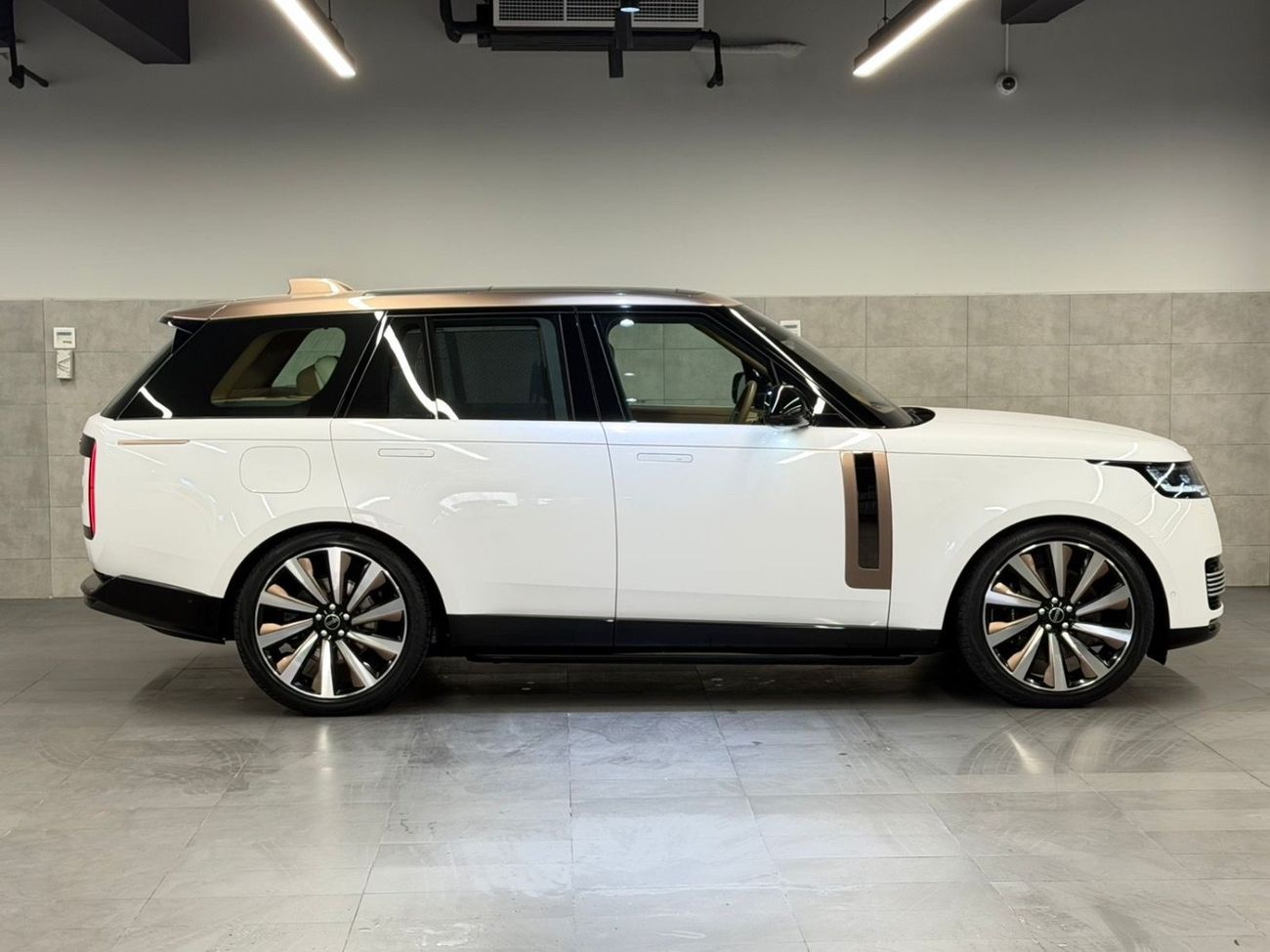 Land Rover Range Rover LWB SV P615 4.4L