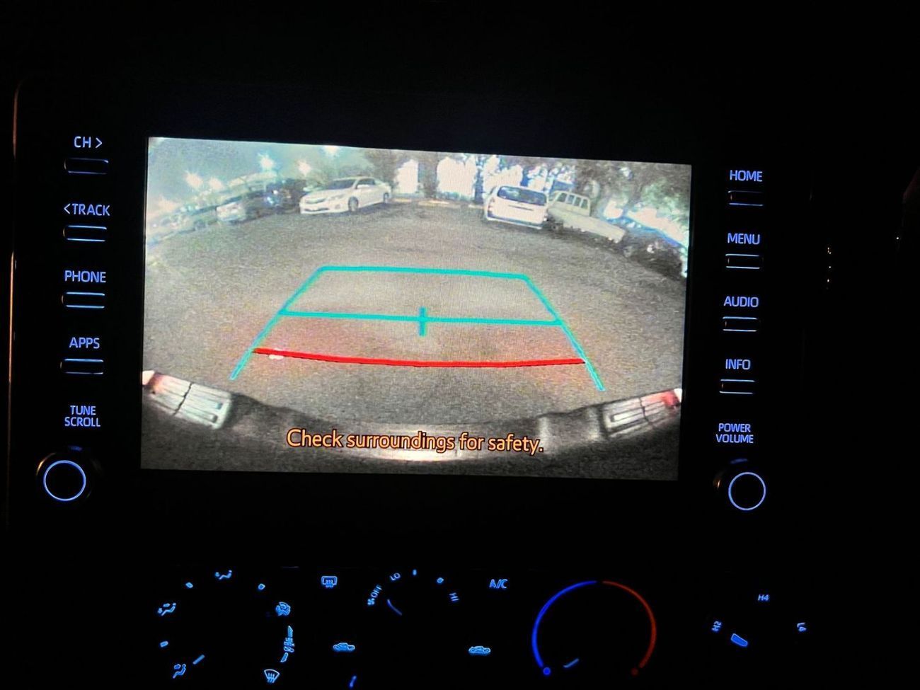 تويوتا هيلوكس S GLX 2.8L AWD A/T