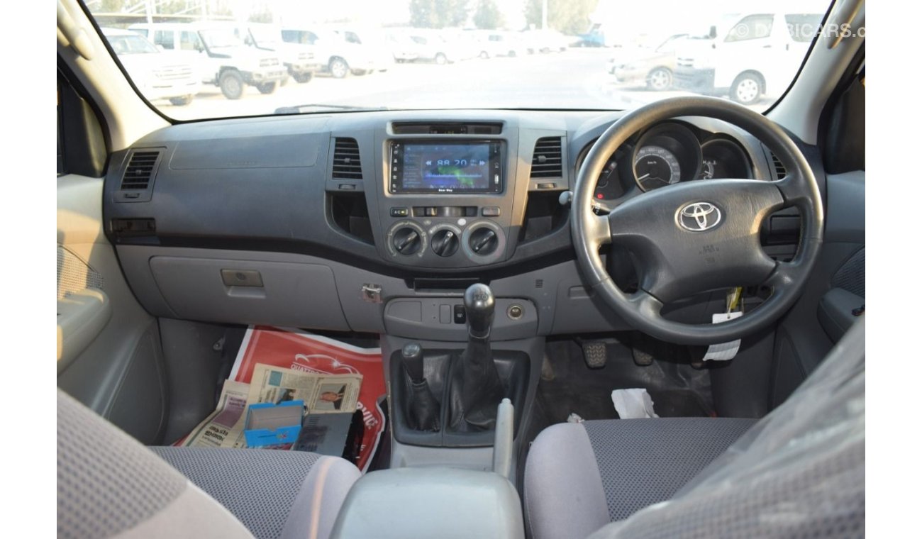 Toyota Hilux diesel right hand drive white color manual gear 3.0L year 2008