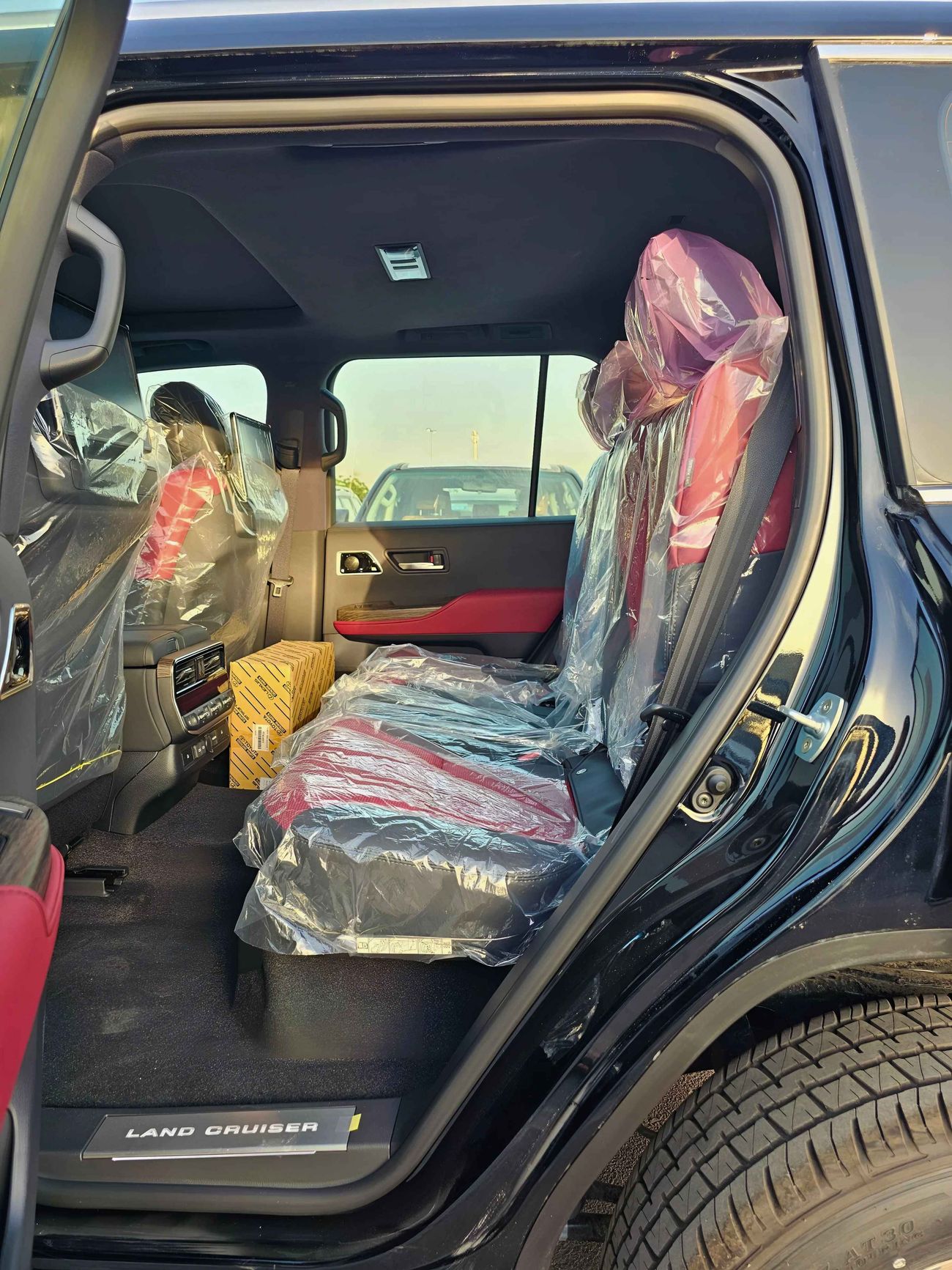 Toyota Land Cruiser LC300 VXR-Z | 3.3L V6 DIESEL | HUD BIG DVD | JBL EXCLUSIVE | HEADUP (CODE # VXR-Z)