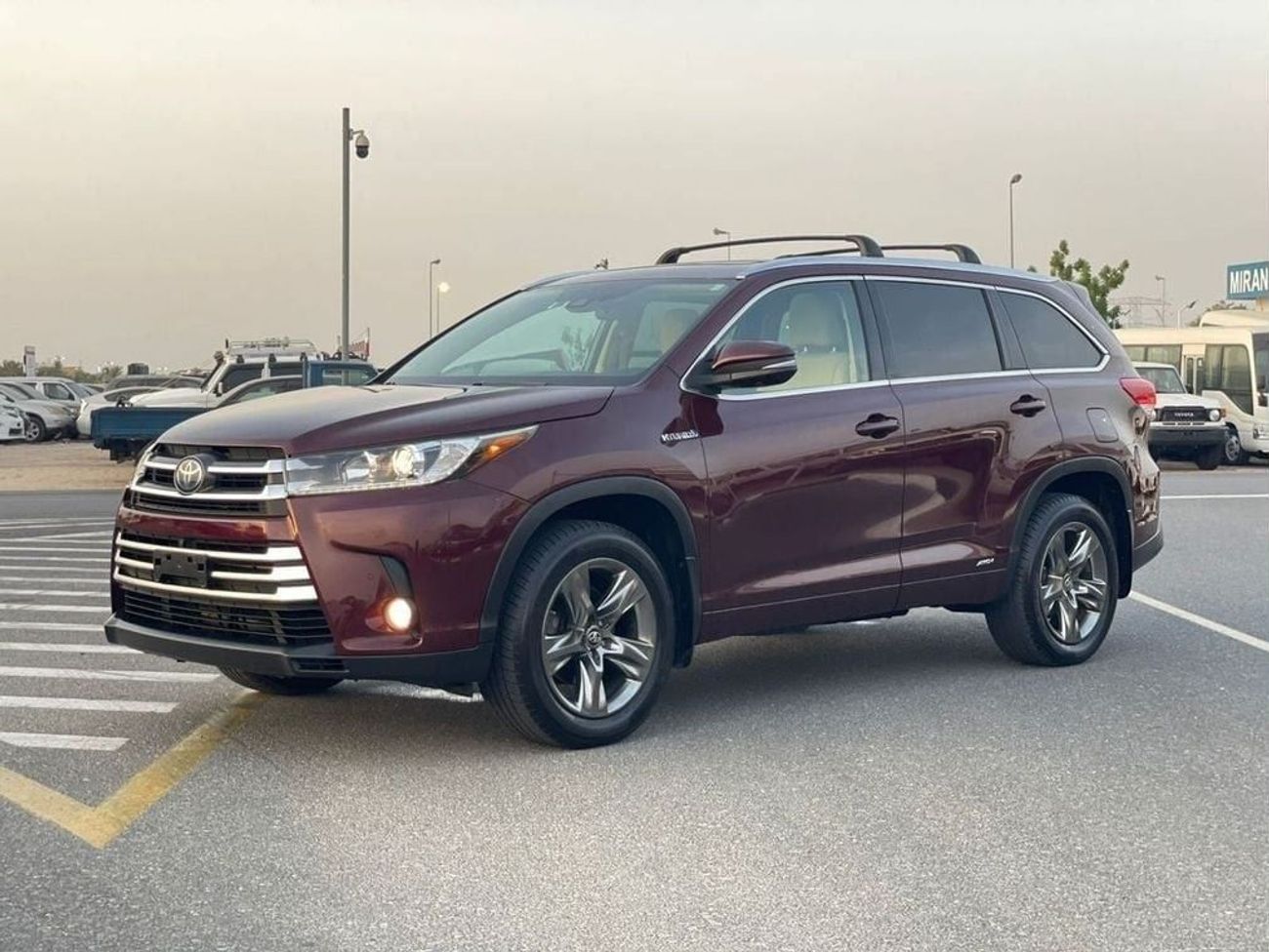 تويوتا هايلاندر 2017 Toyota Highlander Hybrid Fuel Limited Edition Full Option Panoramic View - 360* 5 CAM - 4x4 AWD