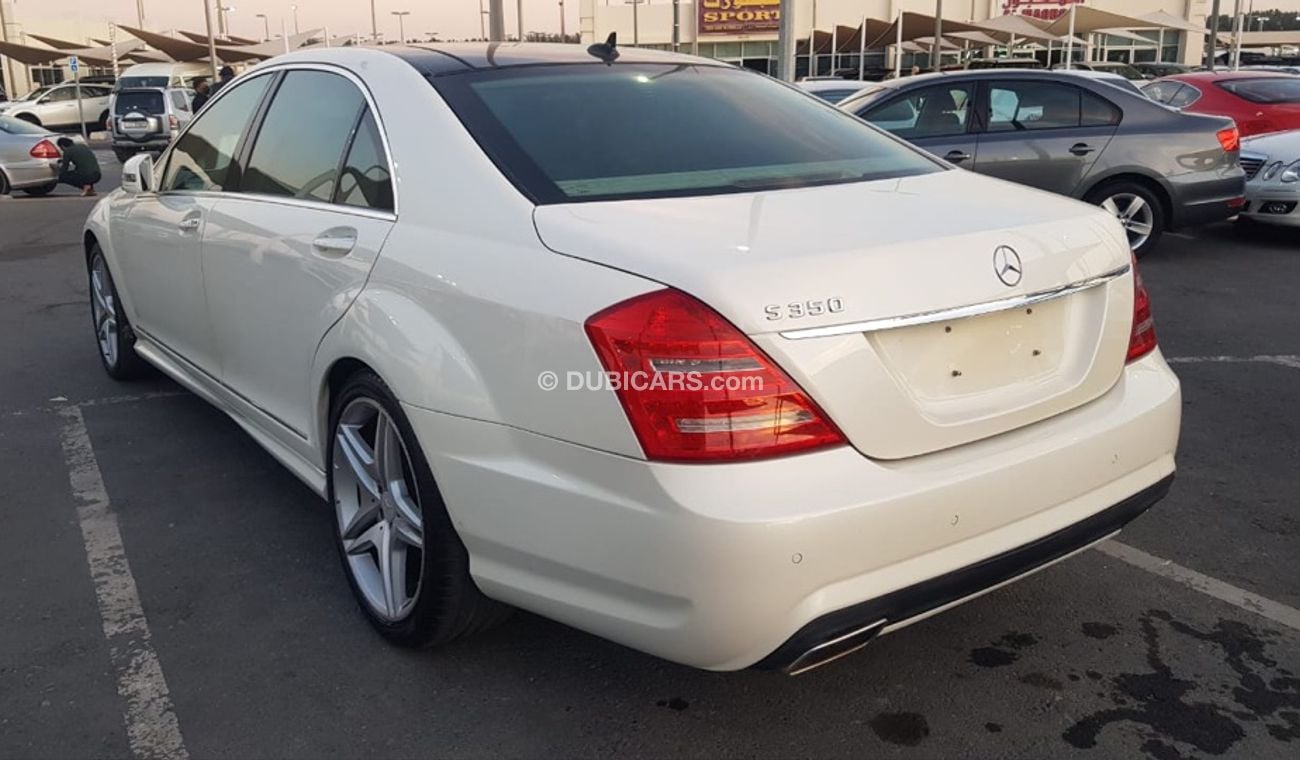 مرسيدس بنز S 350 موديل 2011 حاله ممتازه من الداخل والخارج فل مواصفات كراسي جلد ومثبت سرعه وتكييف خلفي ونظام صوت ممتاز