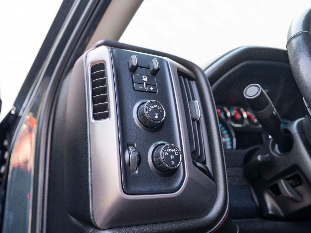 جي أم سي سييرا 5.3L V8 AT4 Crew Cab (AWD)