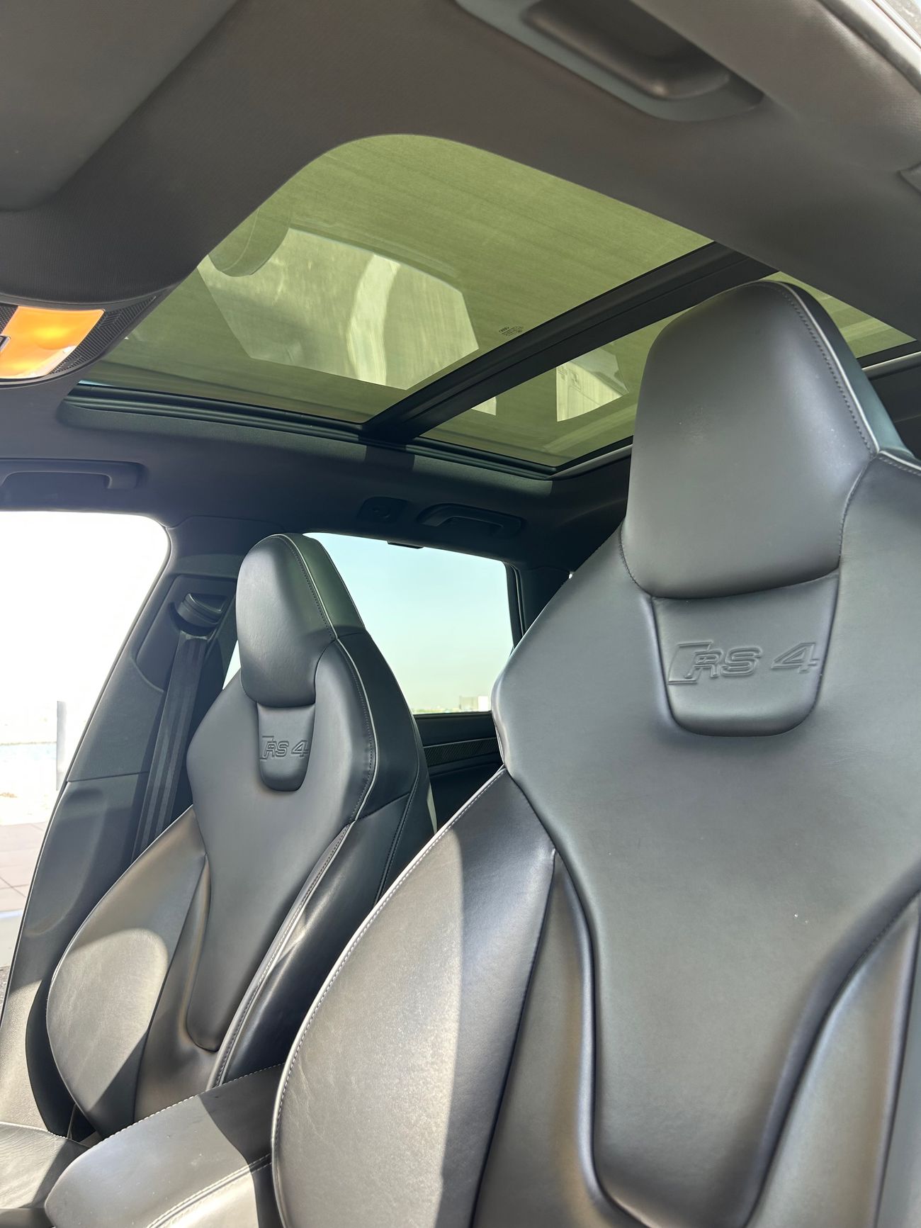 Audi RS4 FSI quattro 4.2L