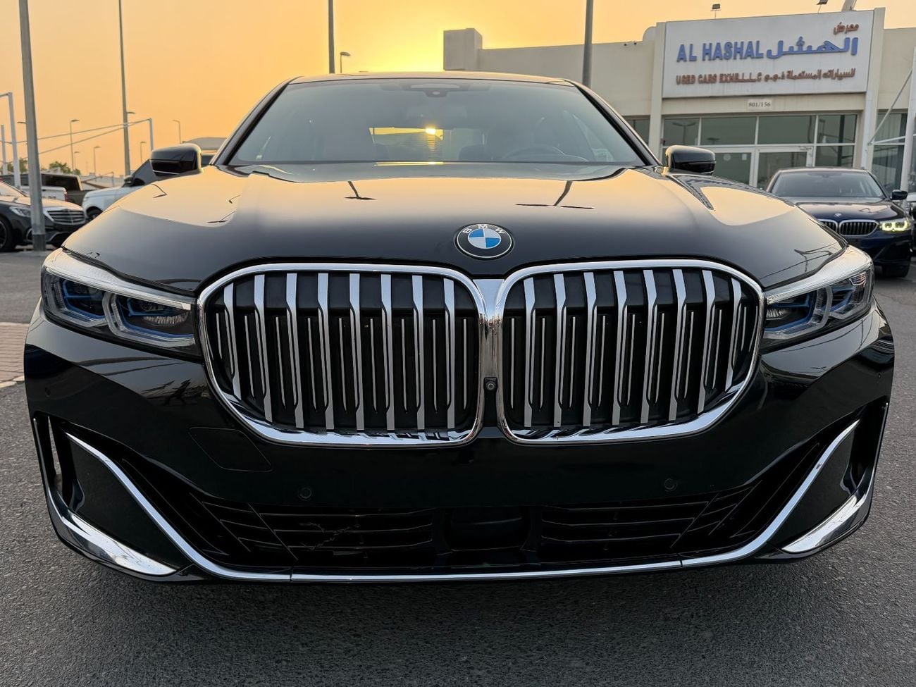 بي أم دبليو 750Li xDrive 4.4L (530 HP)