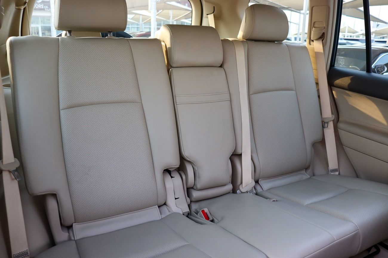 Toyota Prado VXR 4.0L AWD Toyota Prado VX.R / 2020 / V6 / GCC / Full Service History Available